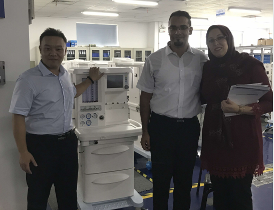 Algeria nephrologist Dr Adil and her wife accept training in our Anesthesia Unit factory in Beijing, after that we fly to Shenzhen to check the clinical use of ESWL Lithotriptor, a very fruitful trip.