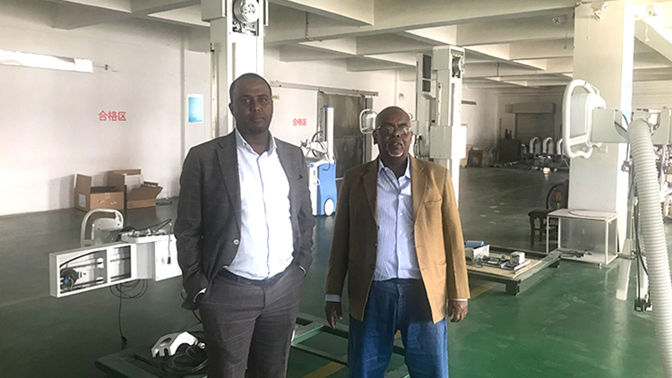 Somaliland distributor visit our xray machine factory